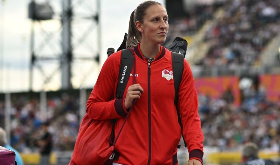 holly-bradshaw-on-beating-the-blues