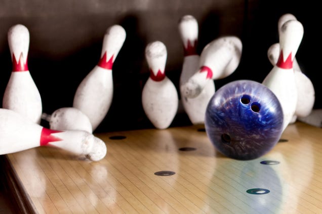 stephen-f.-austin-bowling-coach’s-gutterball-affair-led-to-a-7-10-split-from-his-wife-and-job