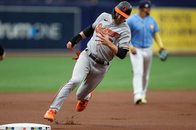gunnar-henderson-fuels-orioles-past-reeling-rays