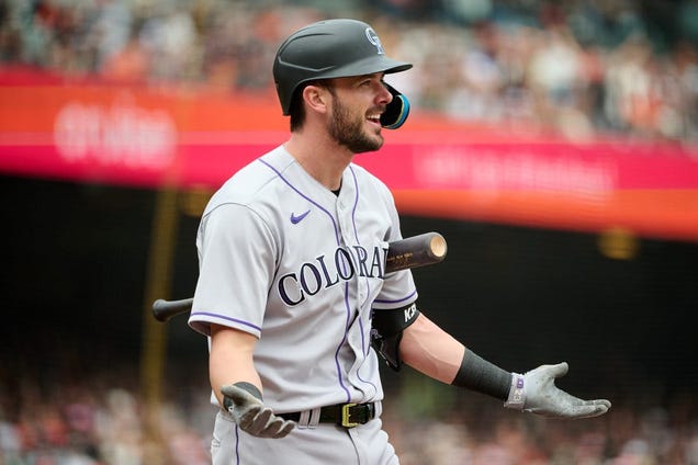 rockies-place-kris-bryant-(fractured-finger)-on-10-day-il