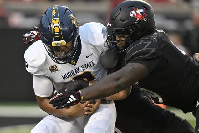 louisville-blanks-murray-state-in-jeff-brohm’s-home-opener