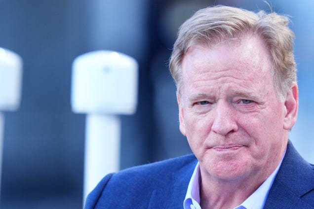 nfl-owners-are-delaying-coaching-interviews,-still-won’t-hire-black-coaches