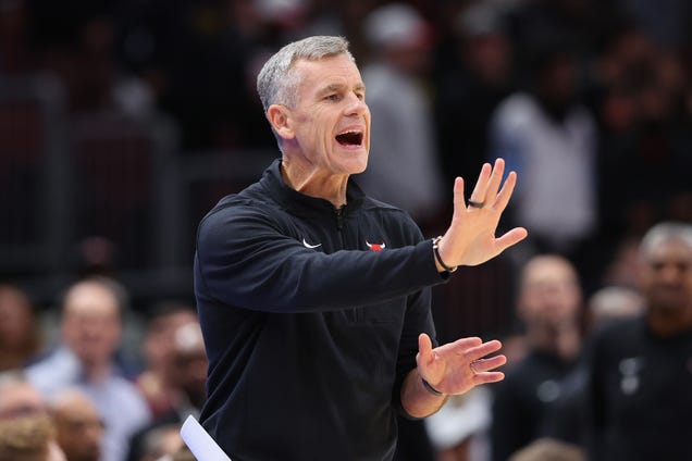billy-donovan-needs-to-end-this-chicago-tragedy-and-get-back-to-college-hoops