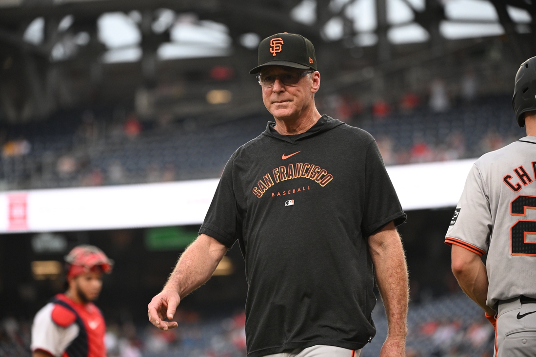 giants-score-four-runs-in-10th,-top-nationals