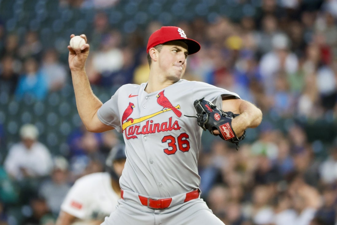 after-tweak-sparks-win,-reds-continue-playoff-push-vs.-cardinals